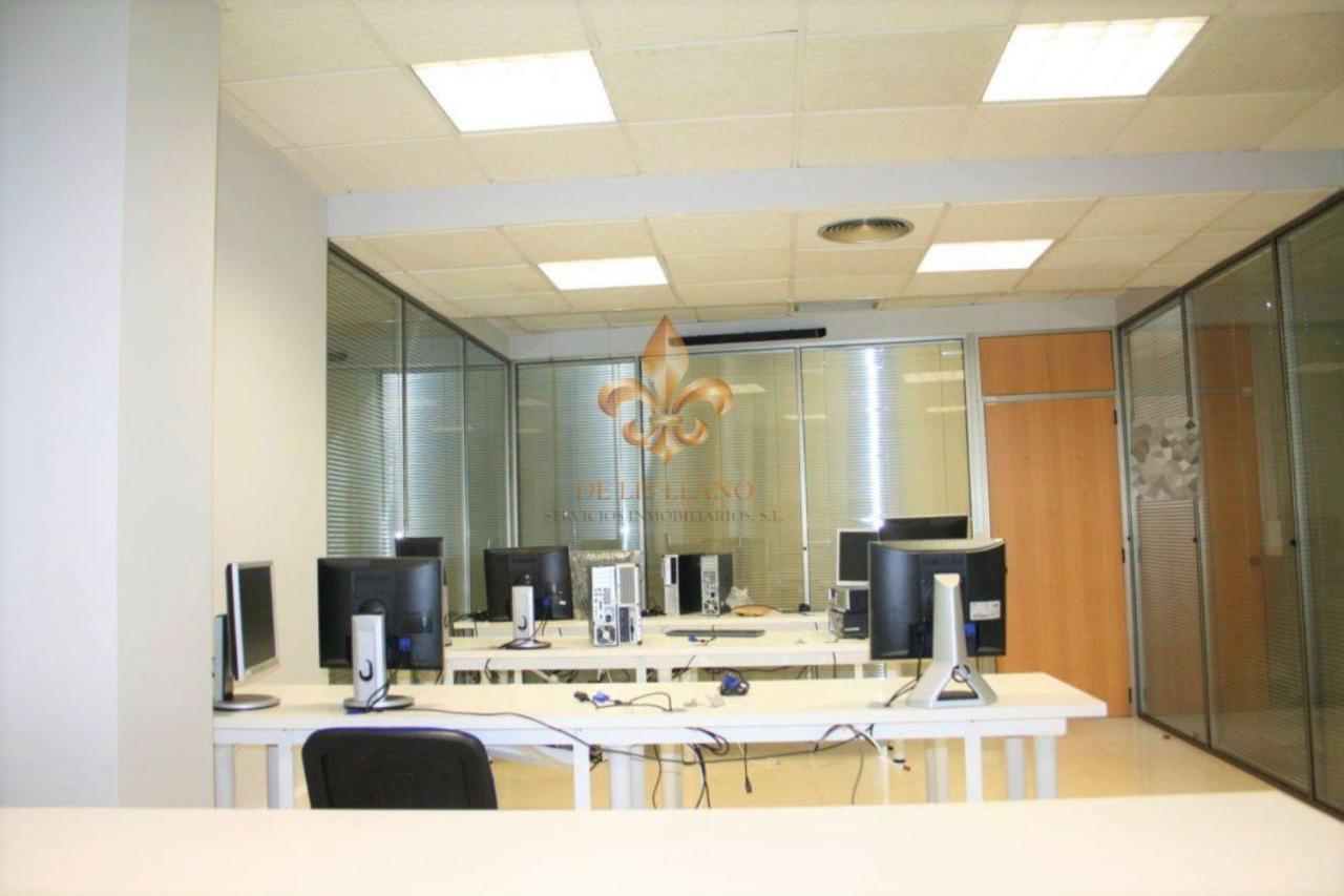 Fantástico local en venta en O Porriño