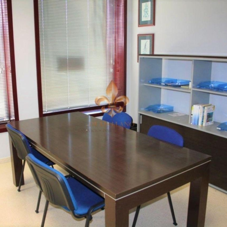 Fantástico local en venta en O Porriño
