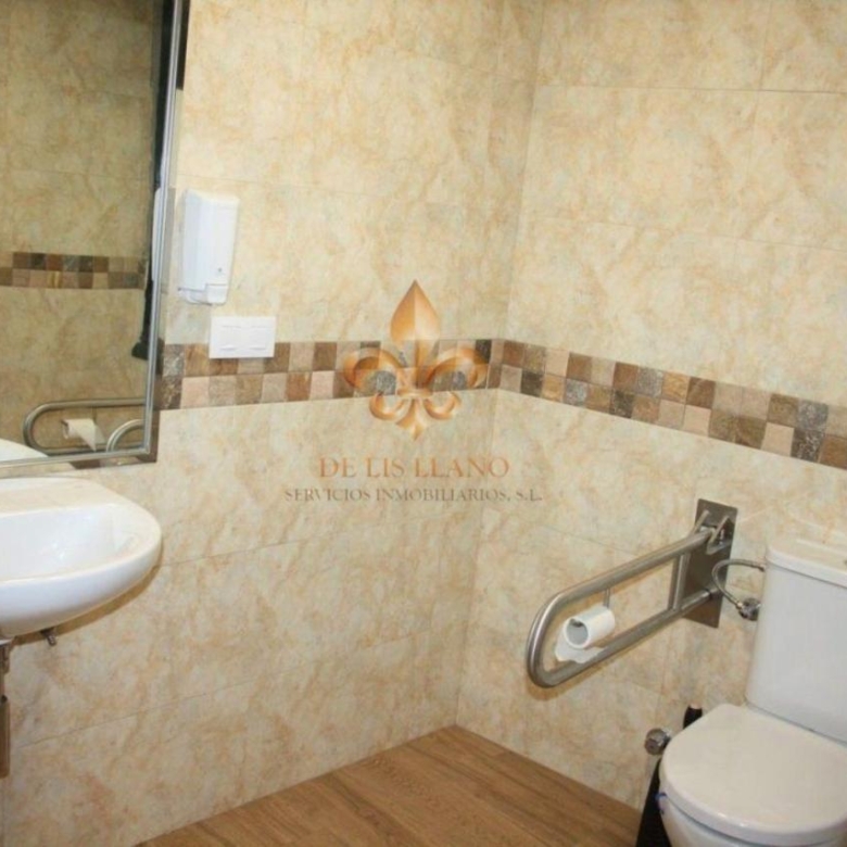 Fantástico local en venta en O Porriño