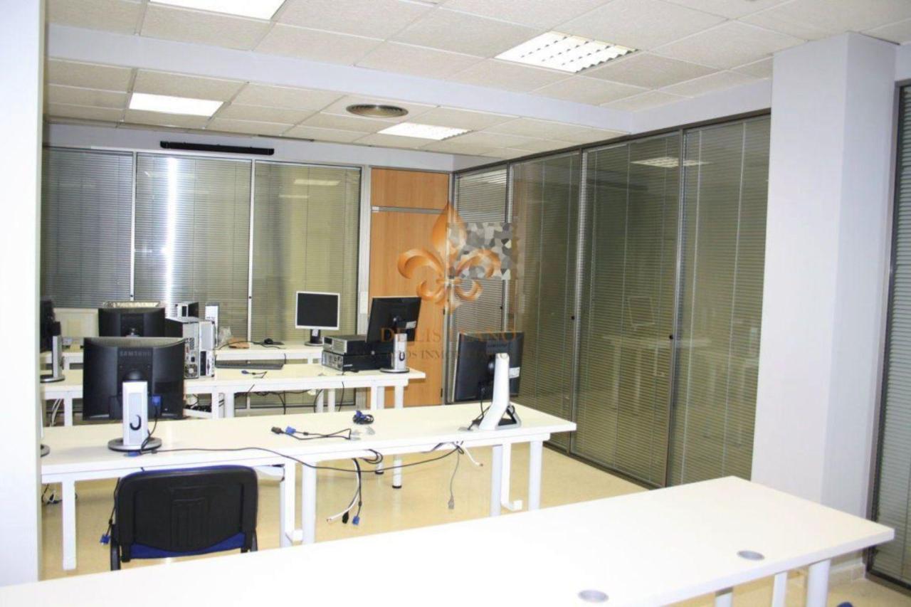 Fantástico local en venta en O Porriño