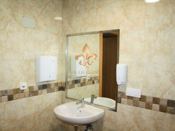 Fantástico local en venta en O Porriño