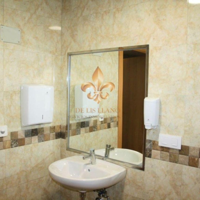 Fantástico local en venta en O Porriño