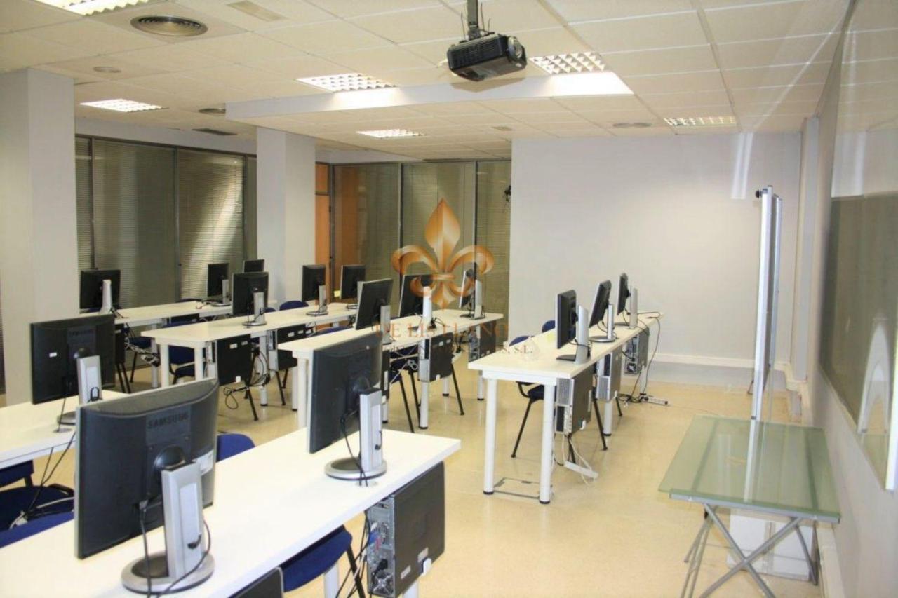 Fantástico local en venta en O Porriño