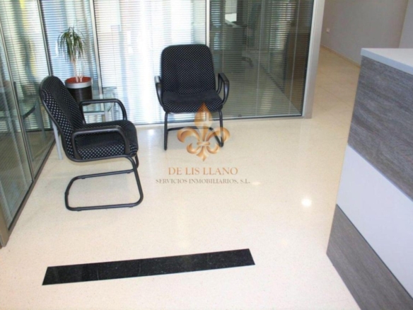 Fantástico local en venta en O Porriño
