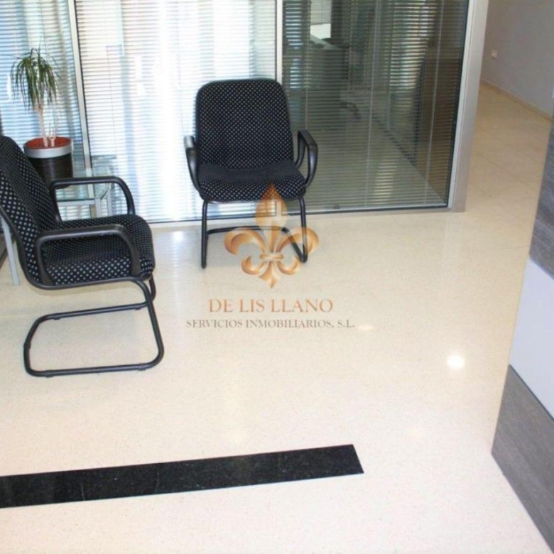 Fantástico local en venta en O Porriño
