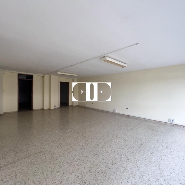 Local comercial en Vigo: Ideal para Oficinas con Garaje Espacioso