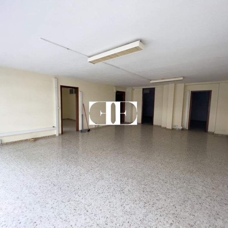 Local comercial en Vigo: Ideal para Oficinas con Garaje Espacioso
