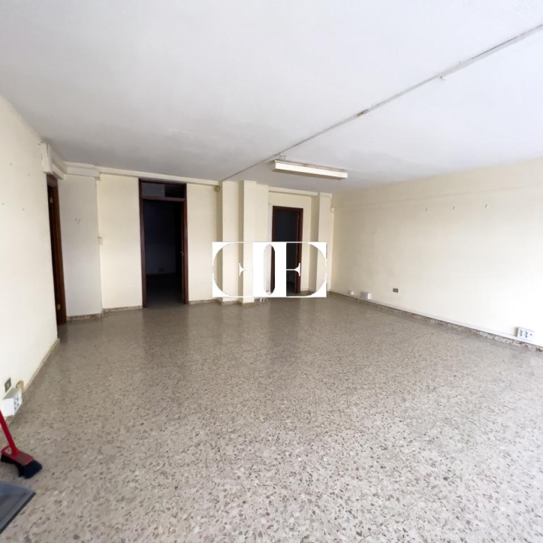 Local comercial en Vigo: Ideal para Oficinas con Garaje Espacioso