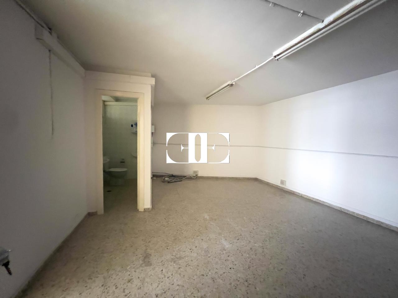 168728916762100023856_168664127876 Local comercial en Vigo: Ideal para Oficinas con Garaje Espacioso