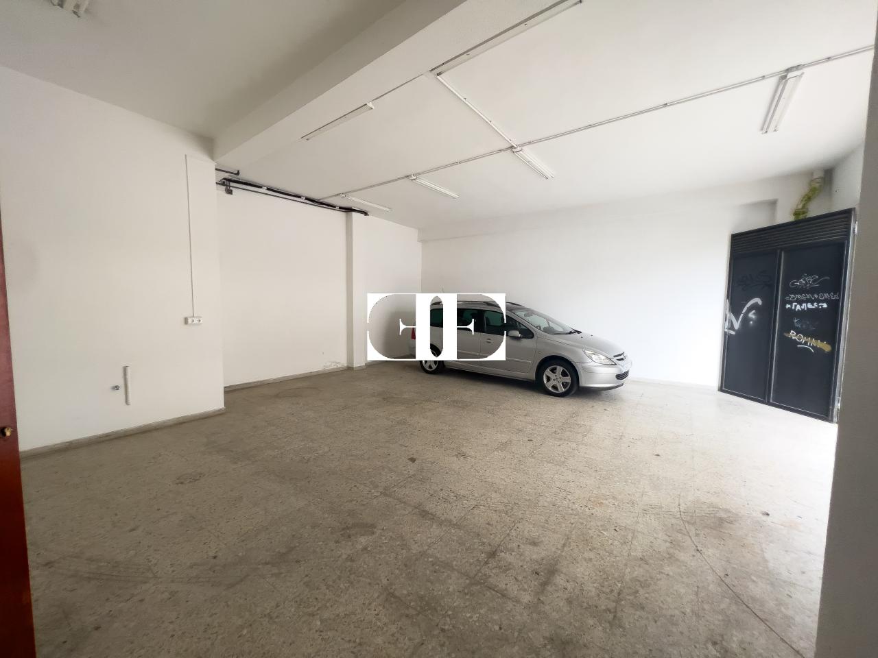 168728916811100023856_168664129241 Local comercial en Vigo: Ideal para Oficinas con Garaje Espacioso