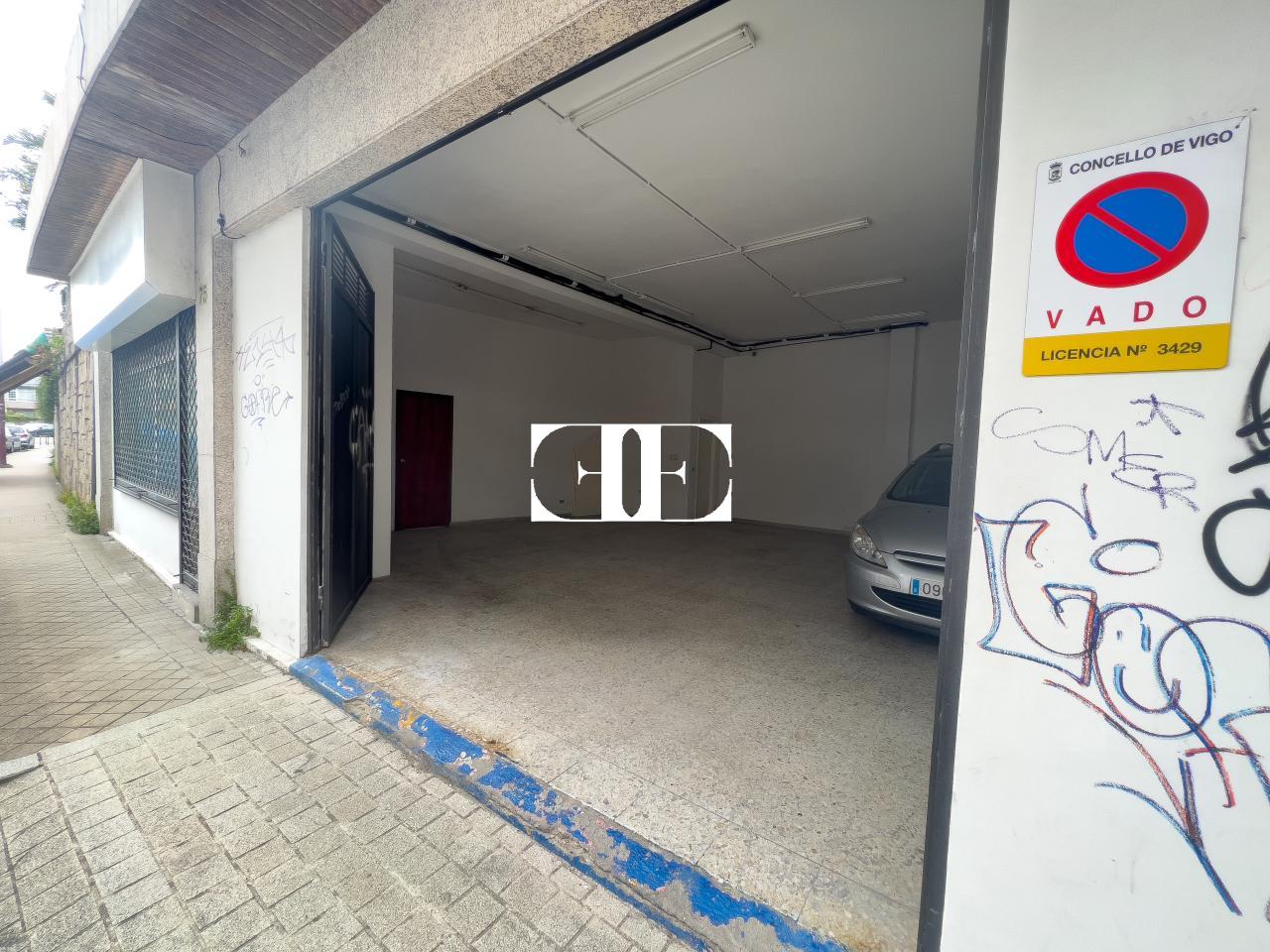 168728916957000023856_168664129556 Local comercial en Vigo: Ideal para Oficinas con Garaje Espacioso