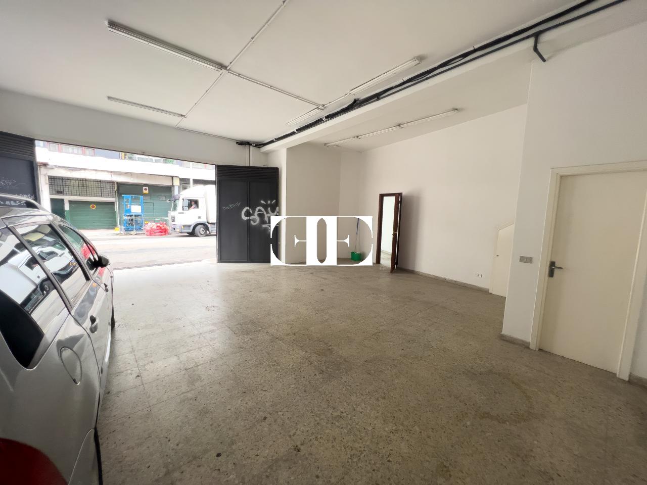 168728917043100023856_168664129137 Local comercial en Vigo: Ideal para Oficinas con Garaje Espacioso