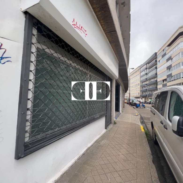 Local comercial en Vigo: Ideal para Oficinas con Garaje Espacioso
