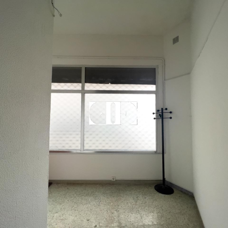 Local comercial en Vigo: Ideal para Oficinas con Garaje Espacioso