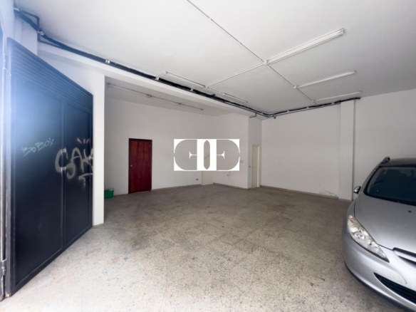 Local comercial en Vigo: Ideal para Oficinas con Garaje Espacioso
