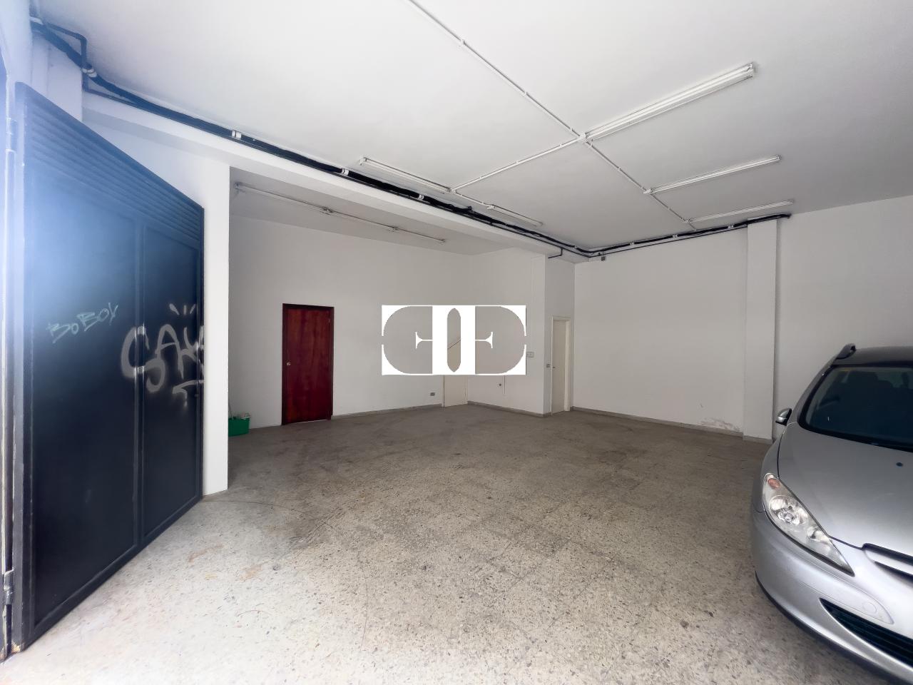 168728917337100023856_168664129664 Local comercial en Vigo: Ideal para Oficinas con Garaje Espacioso