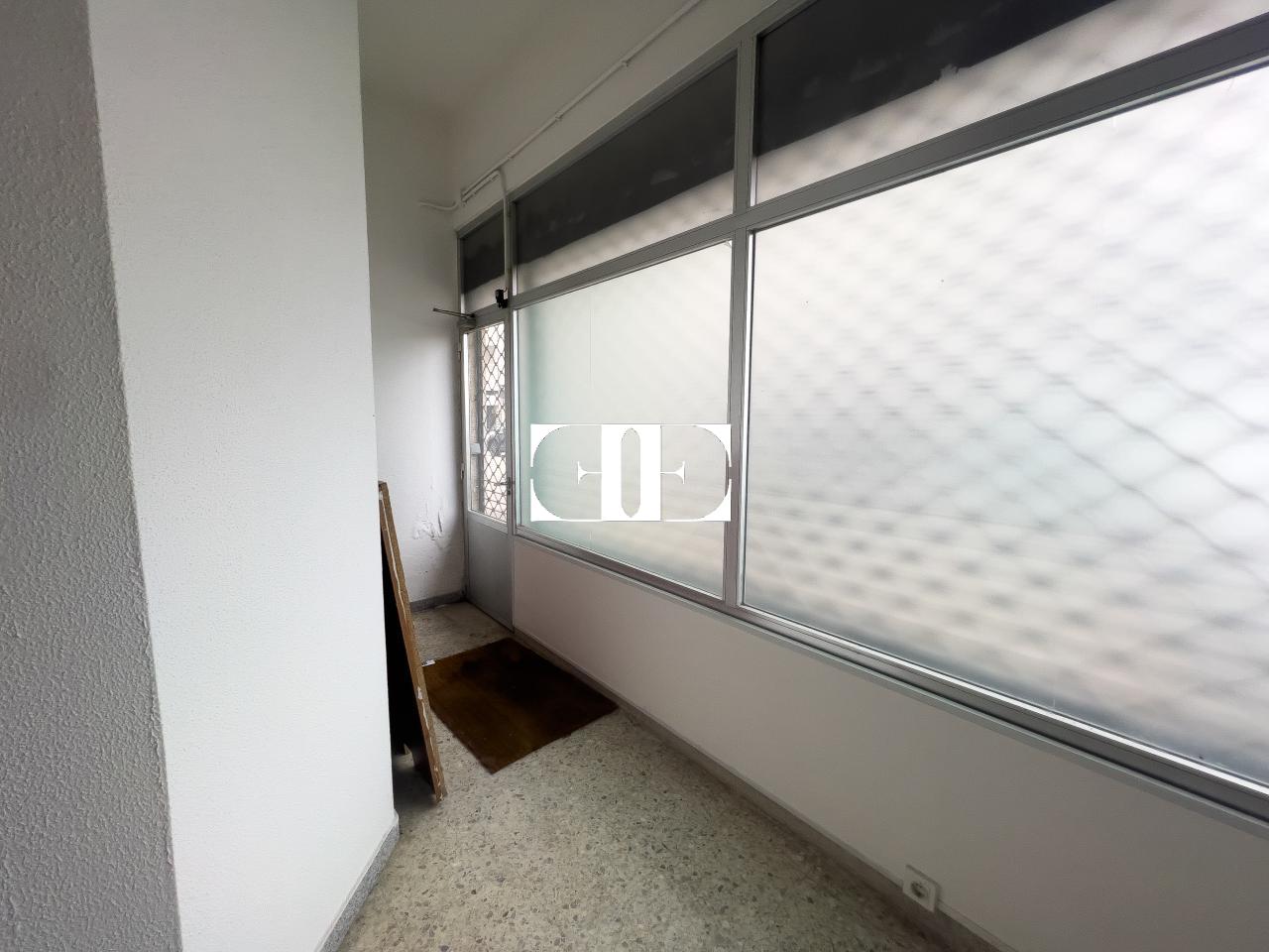 168728917369400023856_168664126798 Local comercial en Vigo: Ideal para Oficinas con Garaje Espacioso