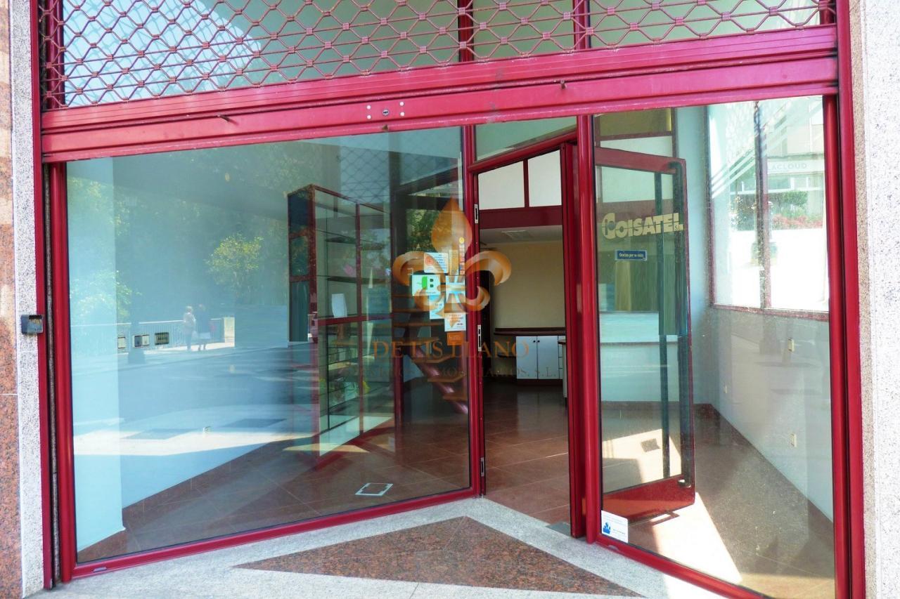 168814186610700023894_168814159613 Local en venta en Pi y Margall – Camelias, Vigo