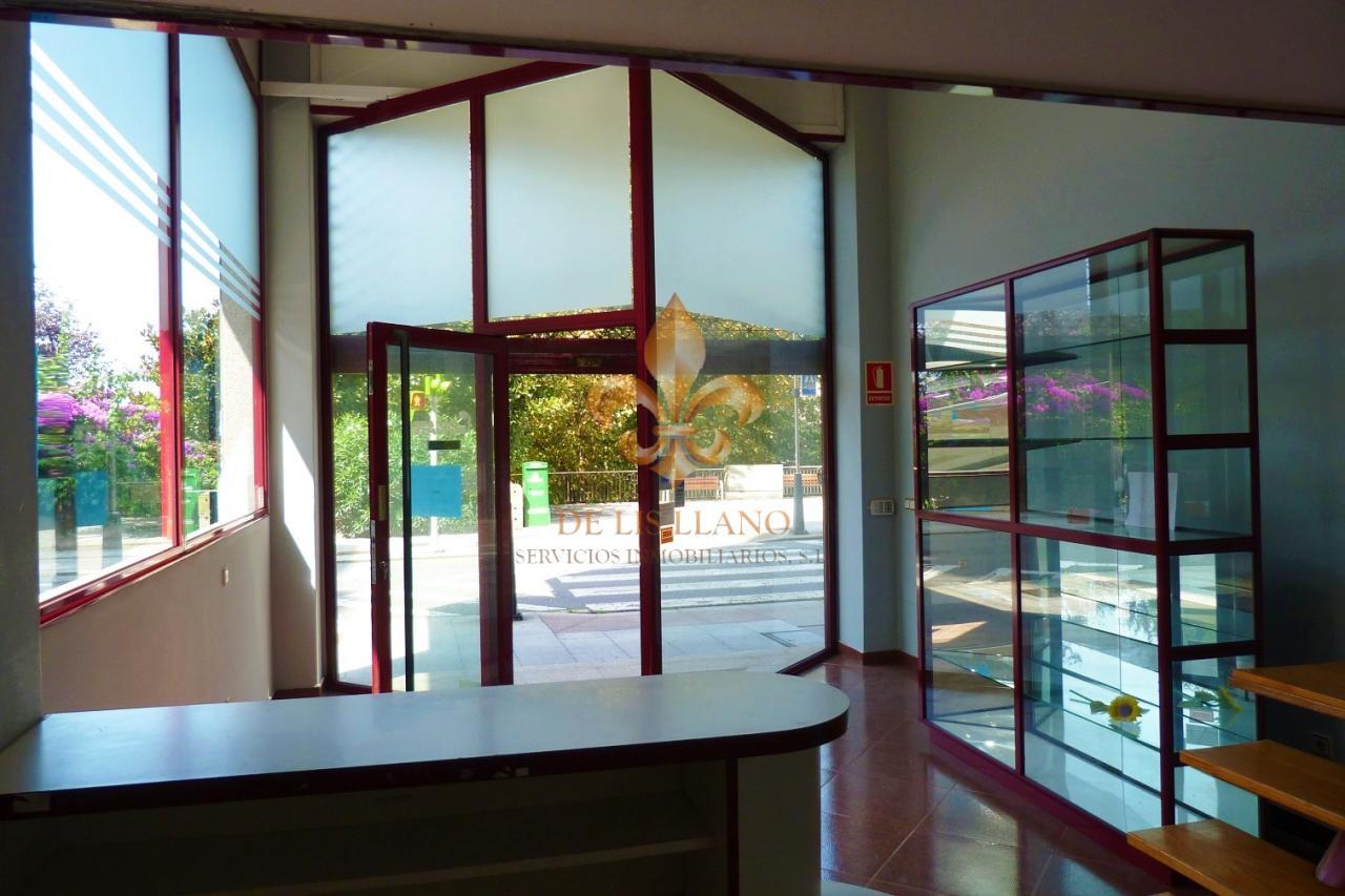 168814186766200023894_168814159677 Local en venta en Pi y Margall – Camelias, Vigo