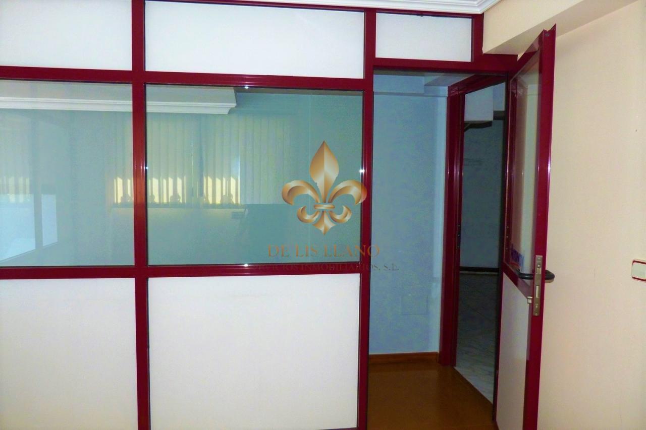 168814186874200023894_168814159859 Local en venta en Pi y Margall – Camelias, Vigo
