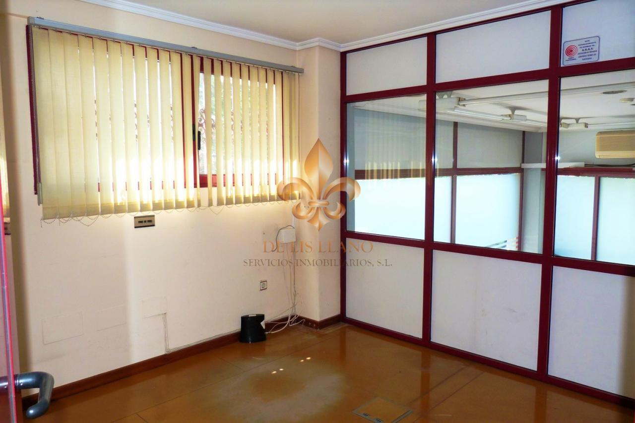 168814186895800023894_168814159800 Local en venta en Pi y Margall – Camelias, Vigo
