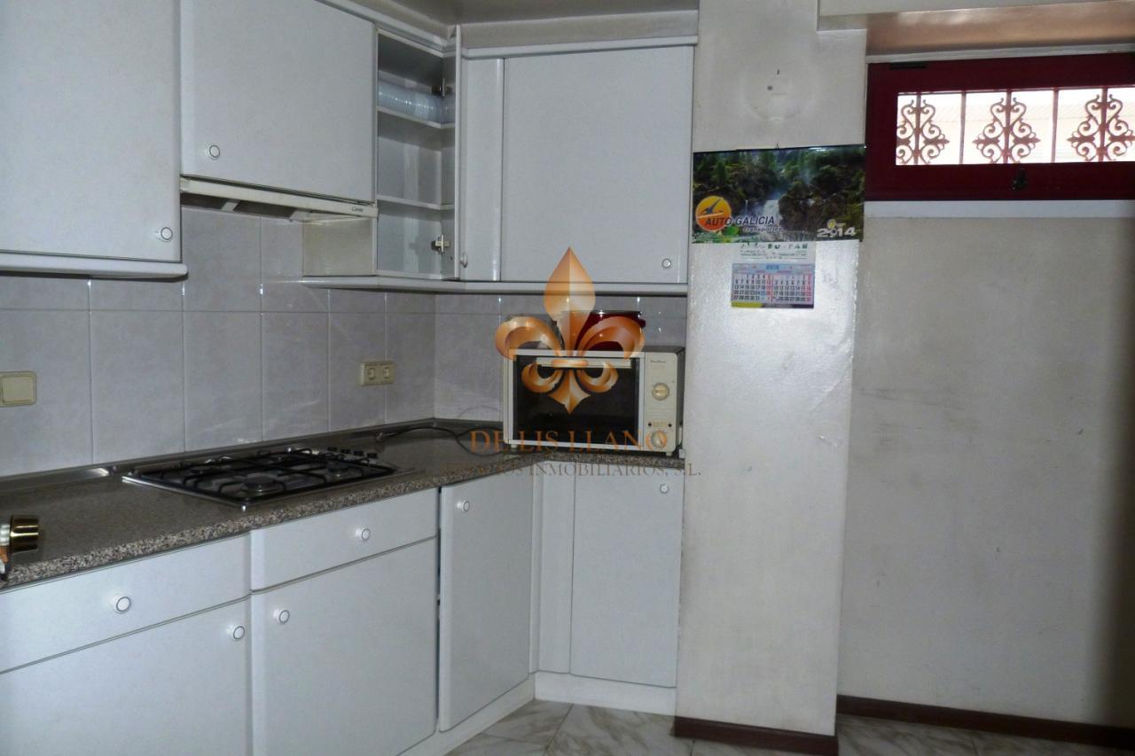 168814187068900023894_168814160146 Local en venta en Pi y Margall – Camelias, Vigo