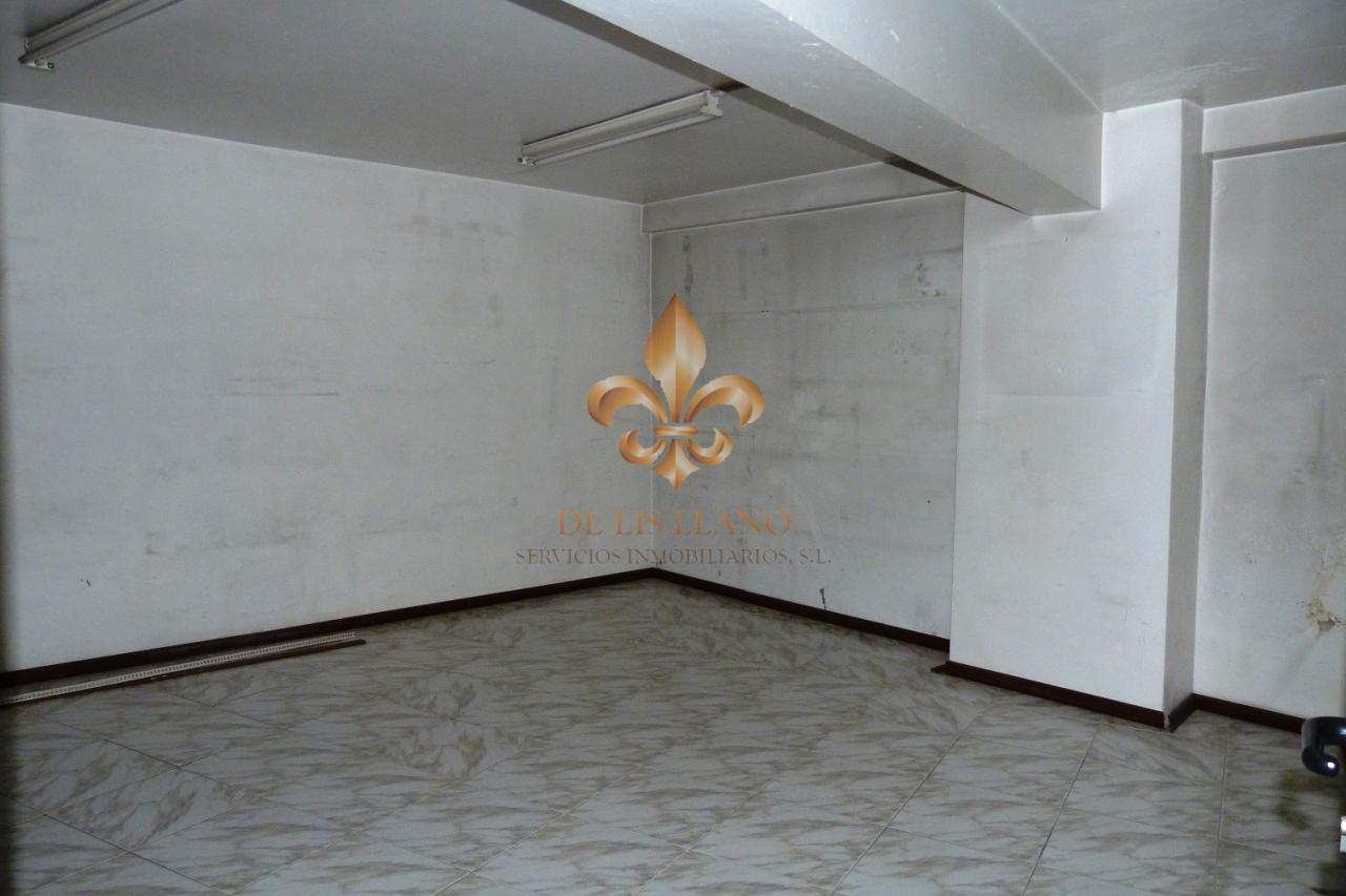 168814187093800023894_168814160198 Local en venta en Pi y Margall – Camelias, Vigo