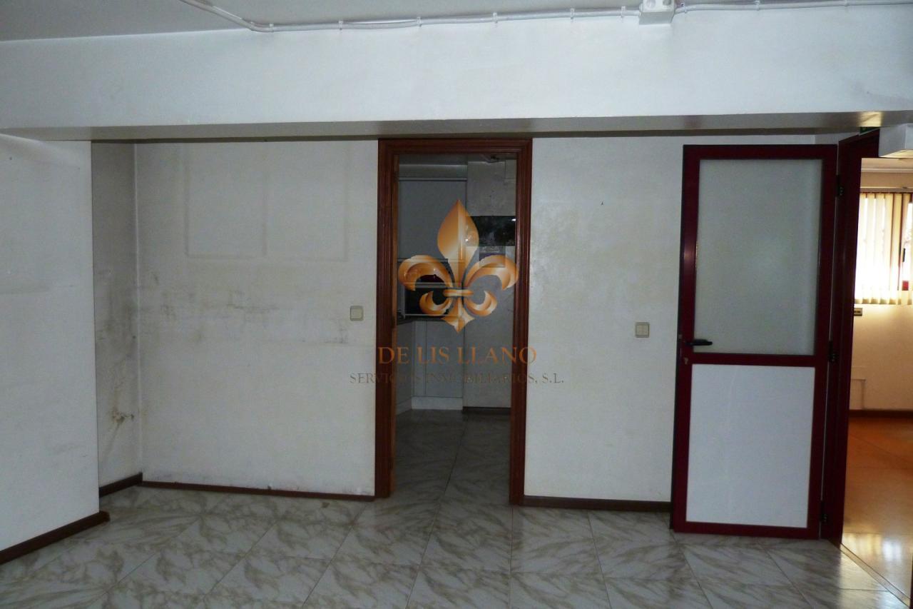168814187106100023894_168814160250 Local en venta en Pi y Margall – Camelias, Vigo