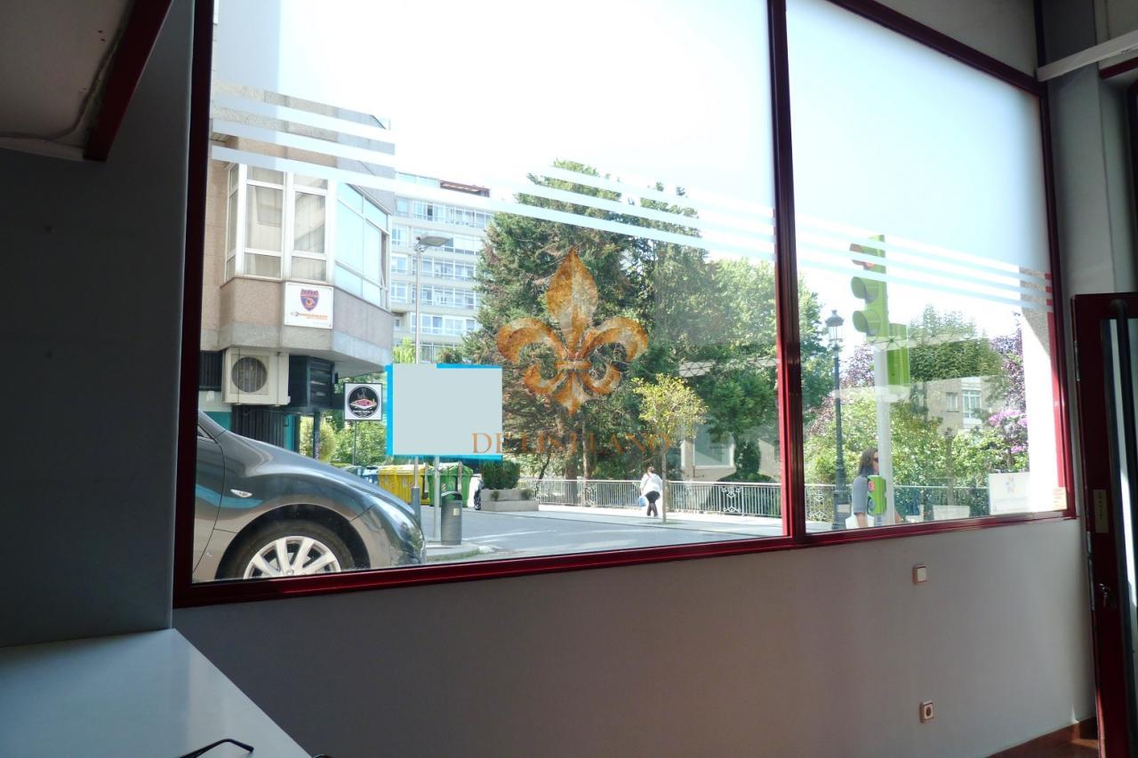 168814187108500023894_168814160313 Local en venta en Pi y Margall – Camelias, Vigo