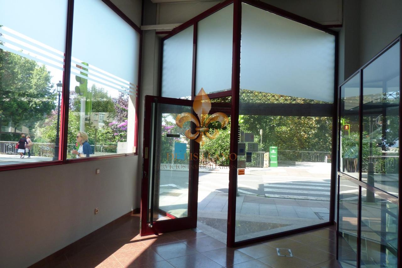 168814187212800023894_168814160367 Local en venta en Pi y Margall – Camelias, Vigo