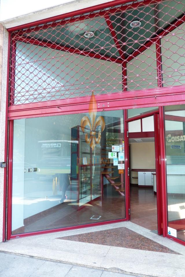 168814187268900023894_168814160416 Local en venta en Pi y Margall – Camelias, Vigo