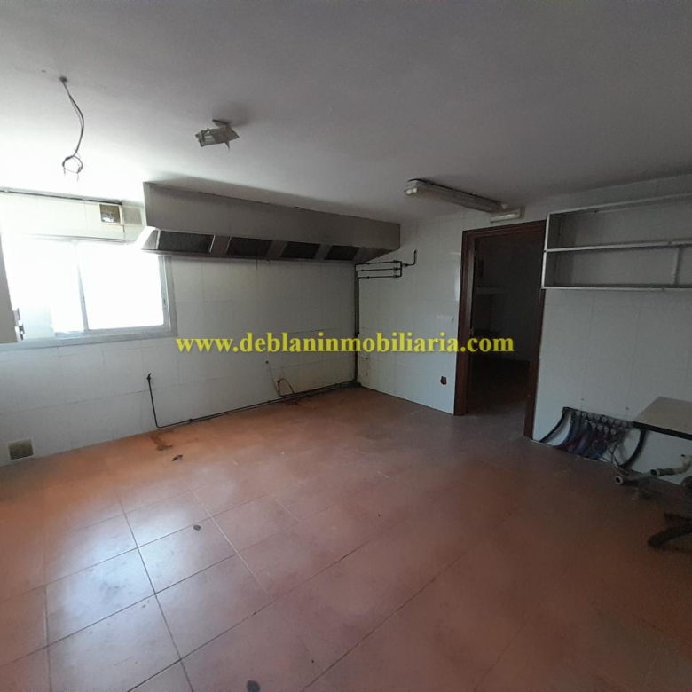 LOCAL COMERCIAL DE 330 M2
