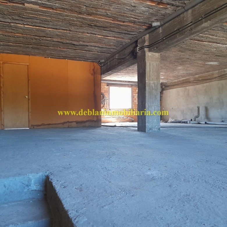 LOCAL COMERCIAL DE 330 M2