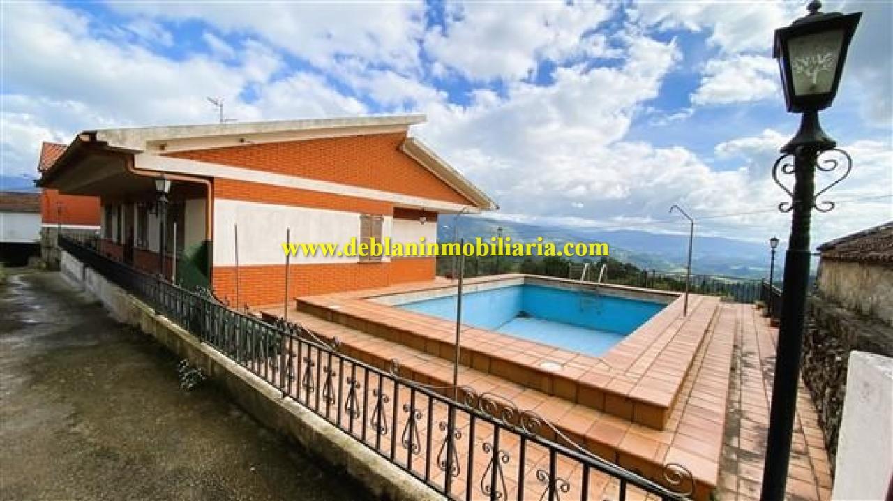 VIVIENDA UNIFAMILIAR 389 M2, CON PISCINA
