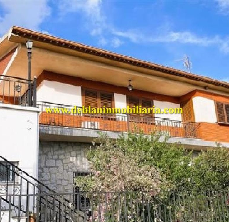 VIVIENDA UNIFAMILIAR 389 M2, CON PISCINA