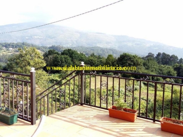 VIVIENDA UNIFAMILIAR 389 M2, CON PISCINA