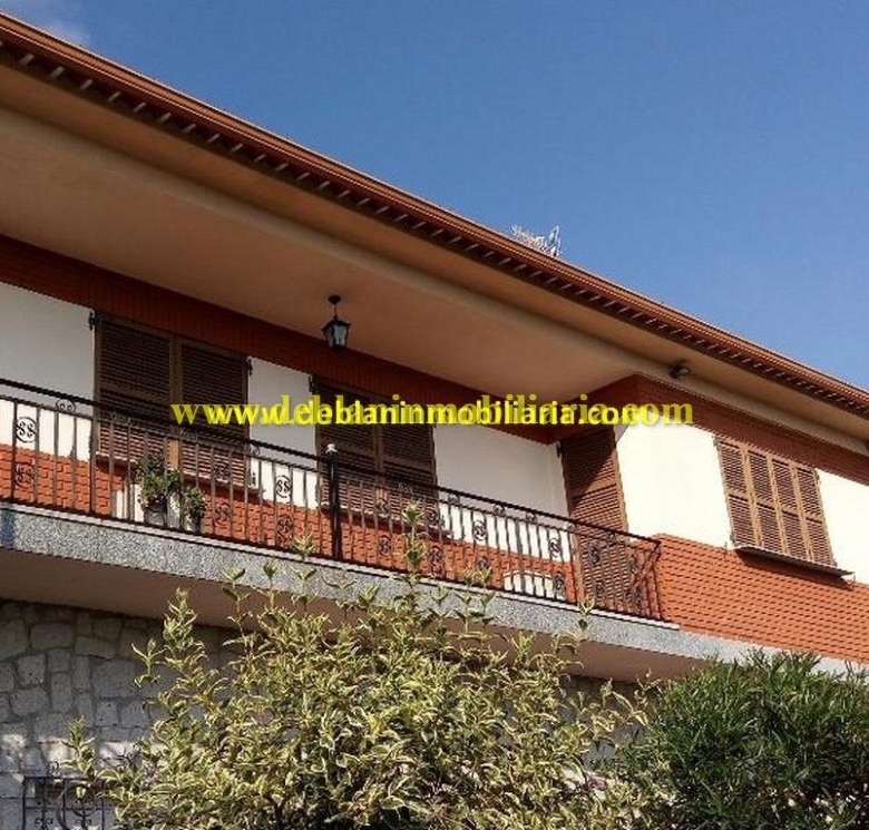 VIVIENDA UNIFAMILIAR 389 M2, CON PISCINA