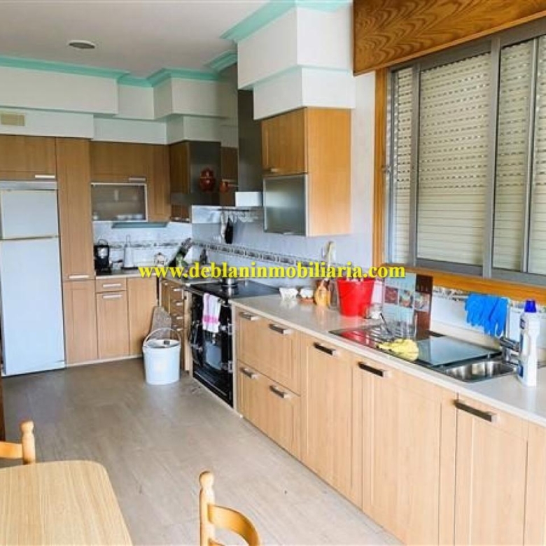 VIVIENDA UNIFAMILIAR 389 M2, CON PISCINA