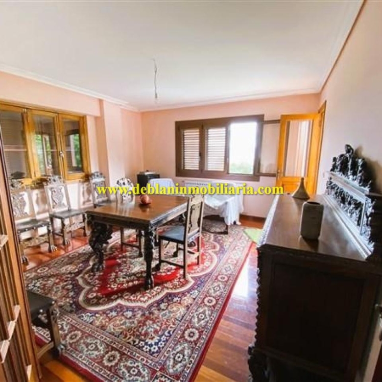 VIVIENDA UNIFAMILIAR 389 M2, CON PISCINA