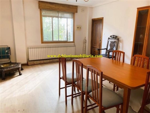 VIVIENDA UNIFAMILIAR 389 M2, CON PISCINA