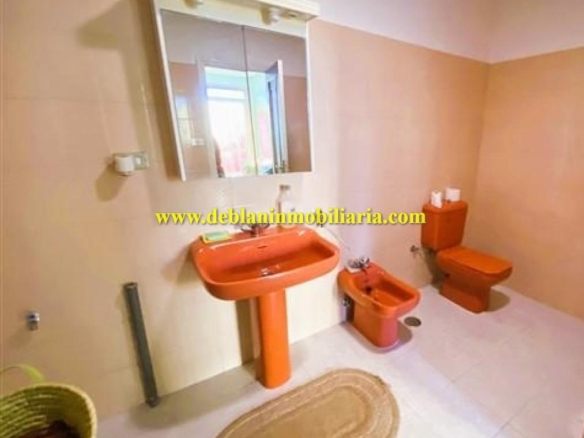 VIVIENDA UNIFAMILIAR 389 M2, CON PISCINA