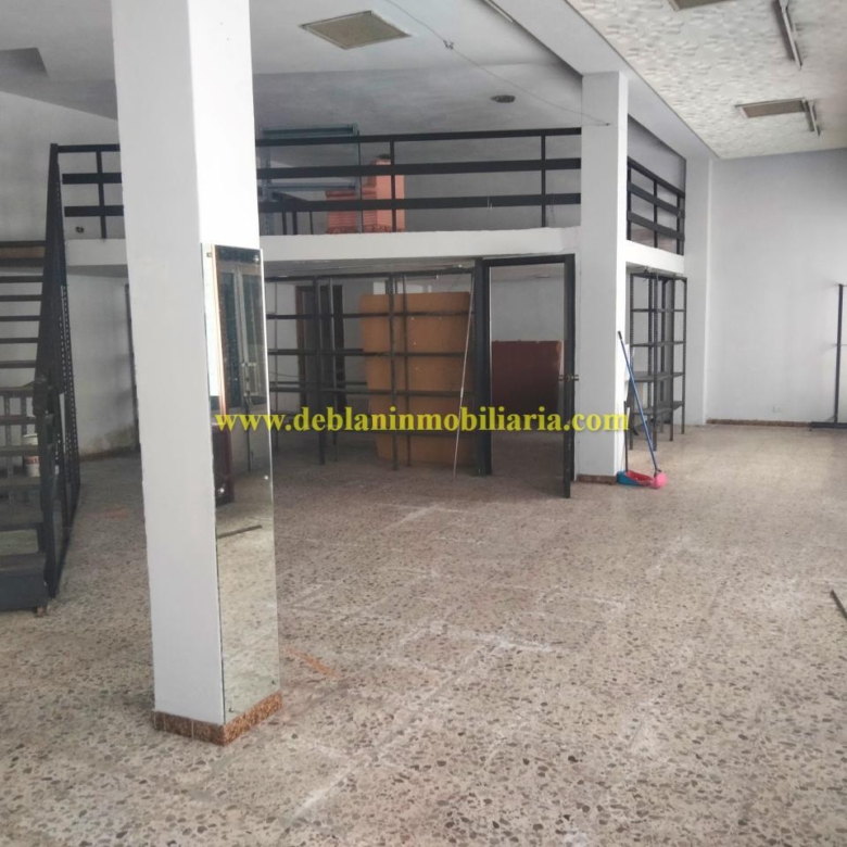 SE ALQUILA LOCAL COMERCIAL EN EL CENTRO DE TUI