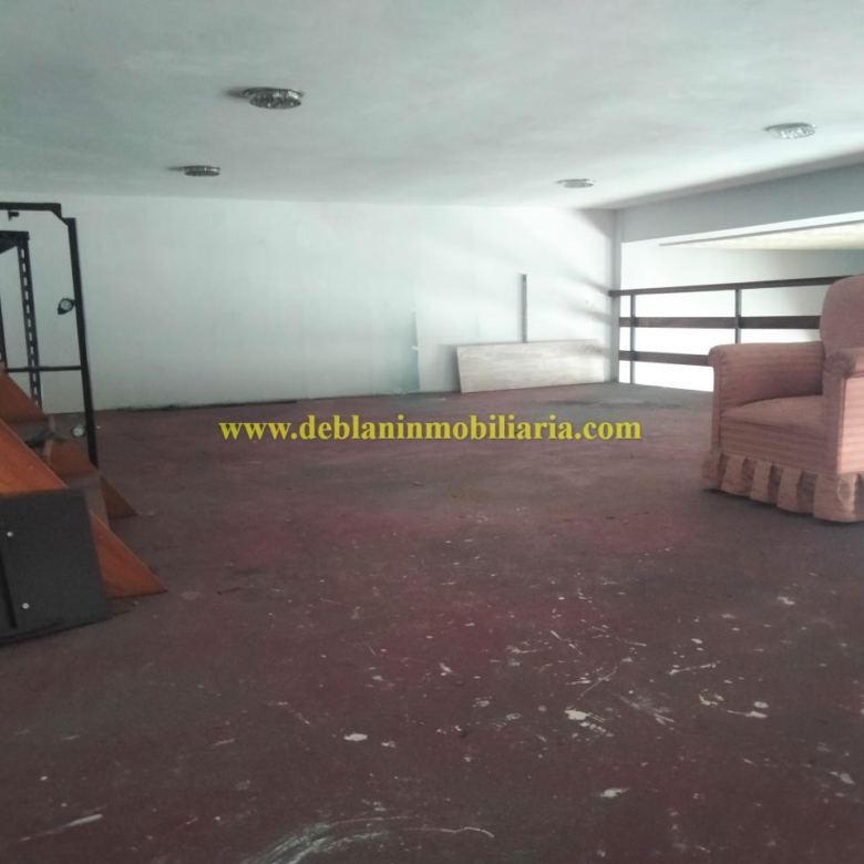 SE ALQUILA LOCAL COMERCIAL EN EL CENTRO DE TUI