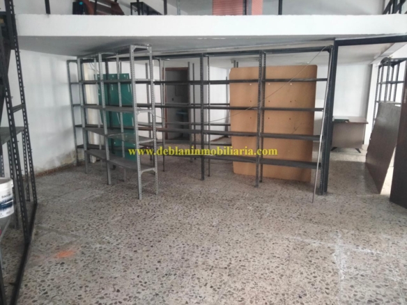 SE ALQUILA LOCAL COMERCIAL EN EL CENTRO DE TUI