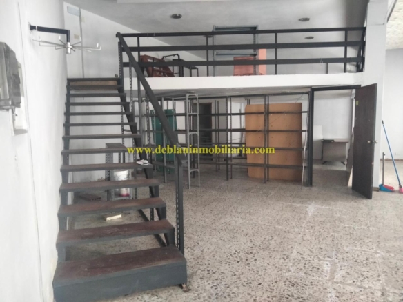 SE ALQUILA LOCAL COMERCIAL EN EL CENTRO DE TUI