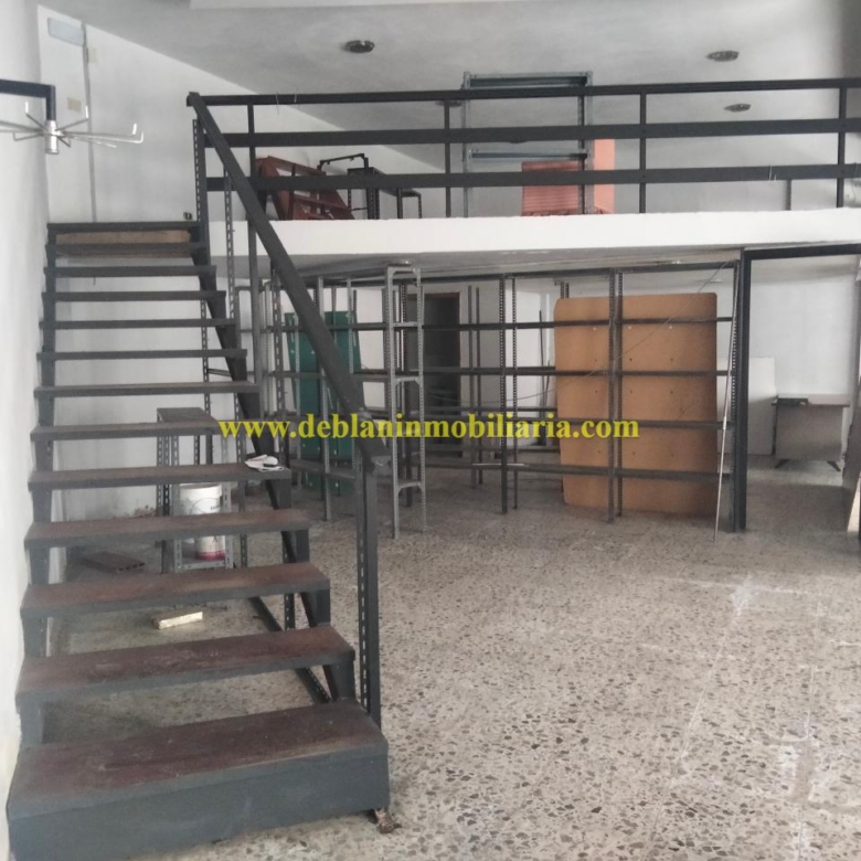SE ALQUILA LOCAL COMERCIAL EN EL CENTRO DE TUI