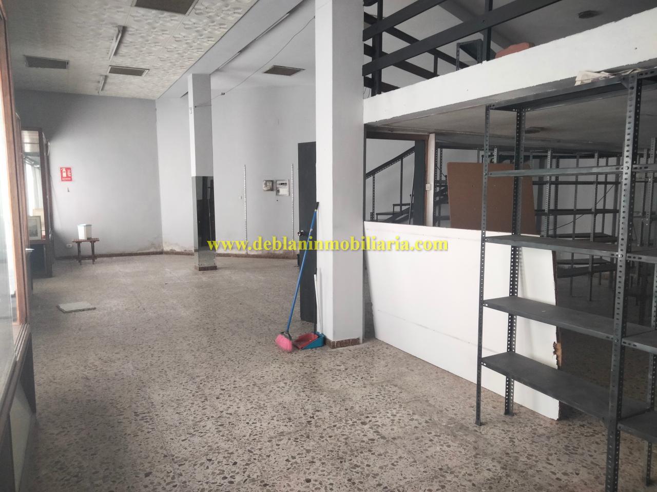 168871913593900023944_168871881363 SE ALQUILA LOCAL COMERCIAL EN EL CENTRO DE TUI