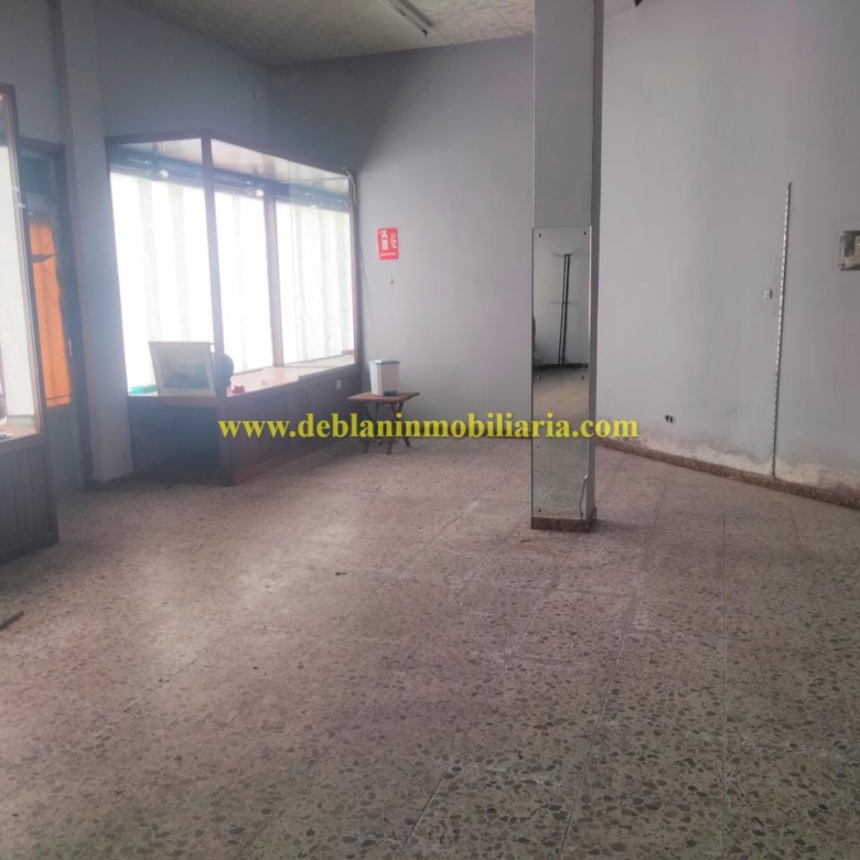 SE ALQUILA LOCAL COMERCIAL EN EL CENTRO DE TUI