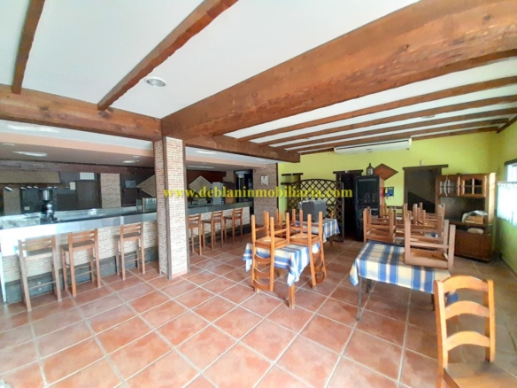 RESTAURANTE / BAR UBICADO EN ZONA ESTRATÉGICA