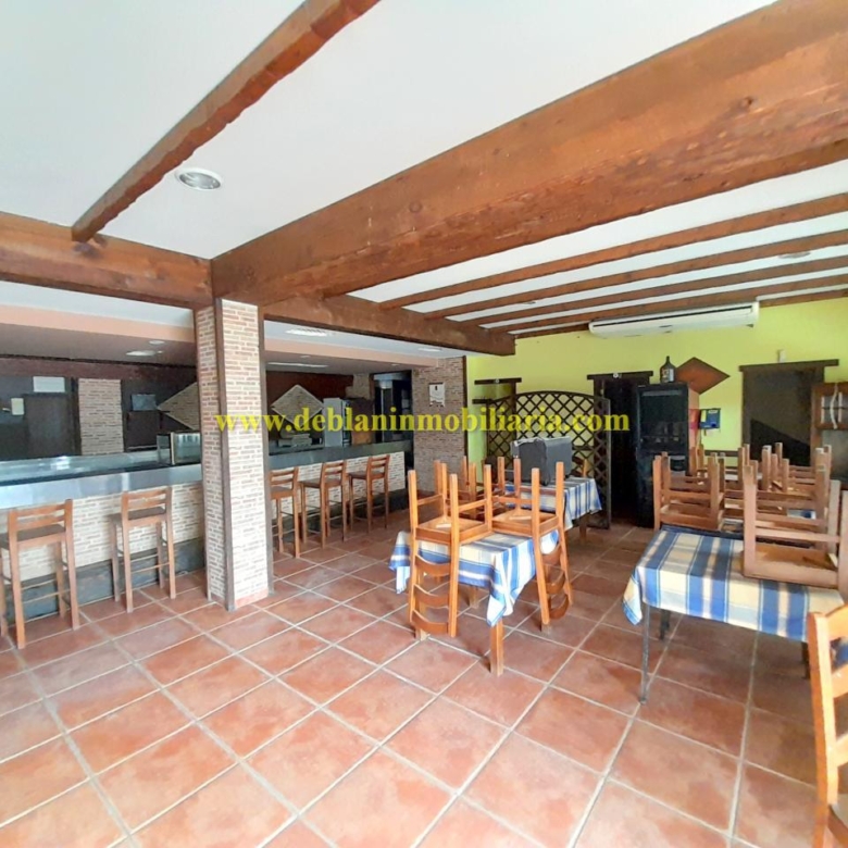 RESTAURANTE / BAR UBICADO EN ZONA ESTRATÉGICA